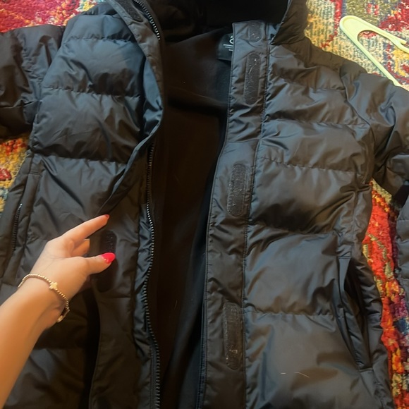 Athletic girl, winter jacket barely worn good condition - Picture 5 of 5